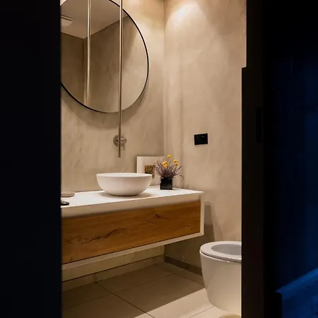Appartement Luxury Art & Chromotherapy Apt-hospital District4